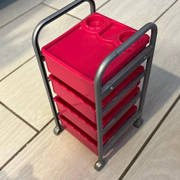 Our Generation 18” Doll Salon Chair, Salon Cart & Accessories - Picture 3 of 3